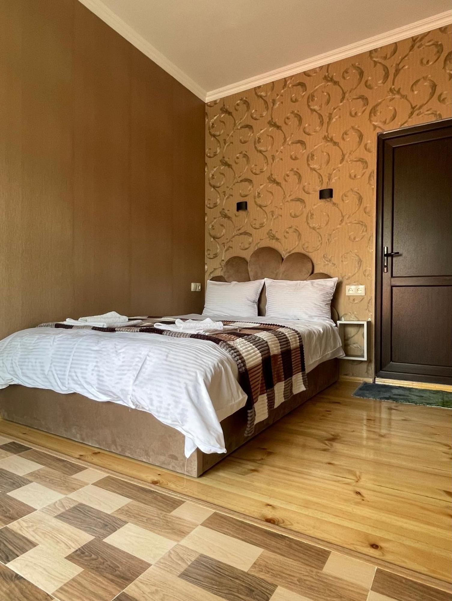 Sunny Guesthouse Kasbegi Buitenkant foto