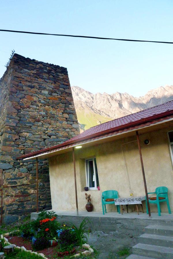 Sunny Guesthouse Kasbegi Buitenkant foto